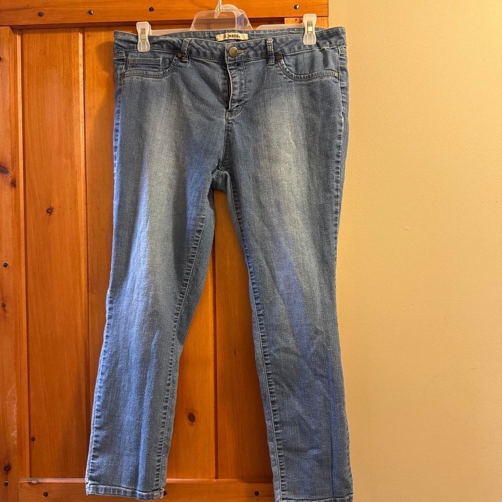 D. Jeans blue straight leg jeans‎ size 16P